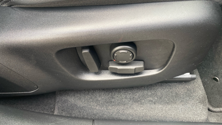 Land Rover Range Rover Velar 2.0 D200 MHEV Dynamic SE 5dr Auto Diesel Estate